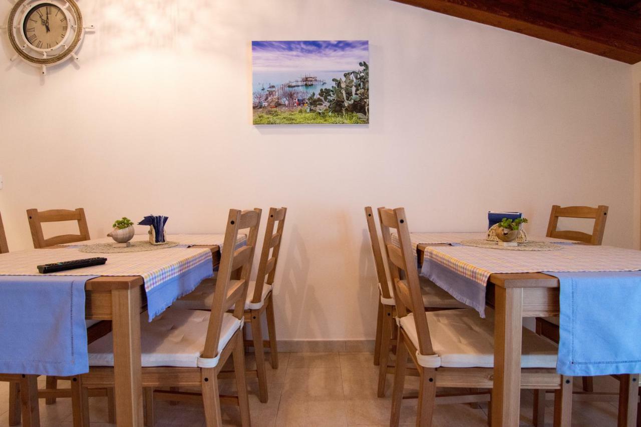 Le Mansardine Bed & Breakfast วาสโต ภายนอก รูปภาพ