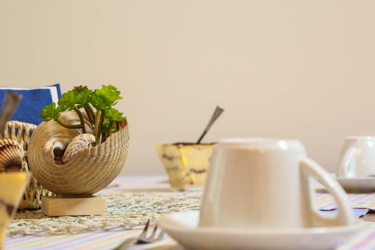 Le Mansardine Bed & Breakfast วาสโต ภายนอก รูปภาพ