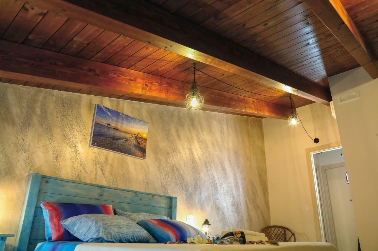 Le Mansardine Bed & Breakfast วาสโต ภายนอก รูปภาพ